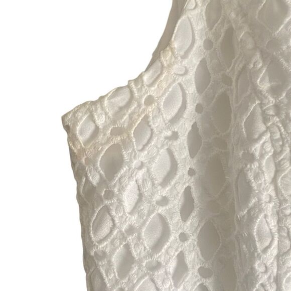 White House Black Market White Crocheted Eyelet Overlay Dress. Size 0. - Picture 7 of 9